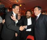 L'imam Hassen Chalghoumi avec Francois Fillon et Marek Halter lors du dîner du Crif au pavillon d'Armenonville le 3 février 2010