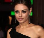 La craquante Mila Kunis sur tapis rouge...