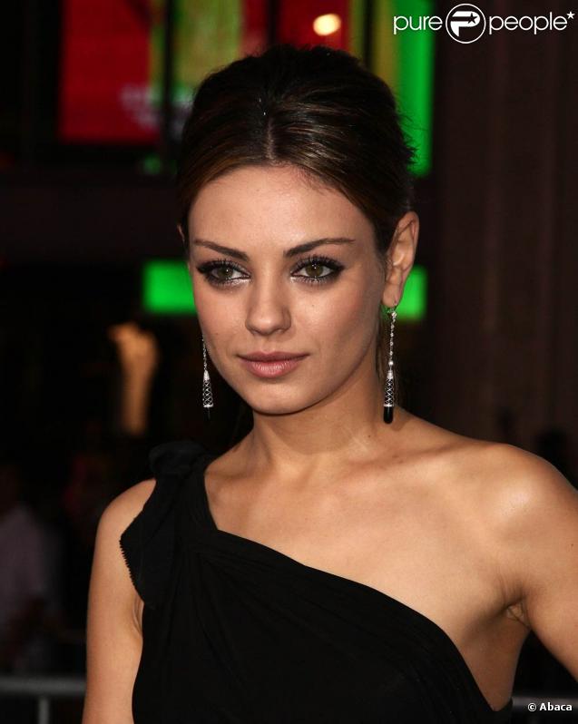 La craquante Mila Kunis sur tapis rouge...