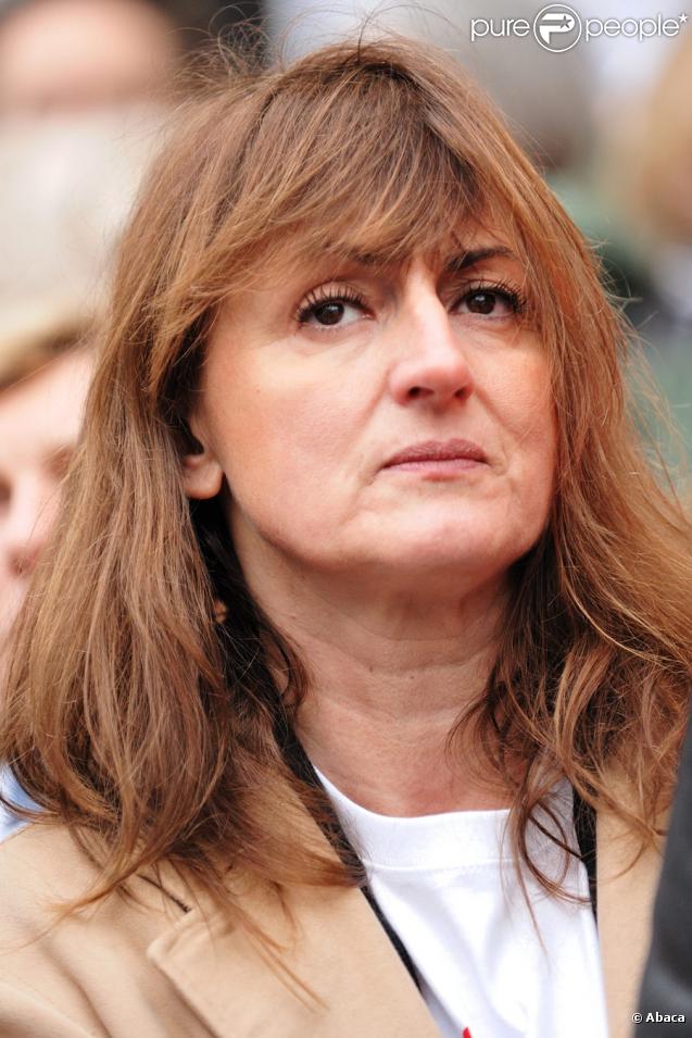 Nathalie André lors du rassemblement à Neuilly-sur-Seine en faveur de Haïti le 7 février 2010