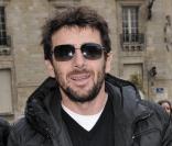 Patrick Bruel lors du rassemblement à Neuilly-sur-Seine en faveur de Haïti le 7 février 2010