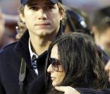 Demi Moore et Ashton Kutcher assistent au Superbowl au stade Sun  Life à Miami le 7 février 2010