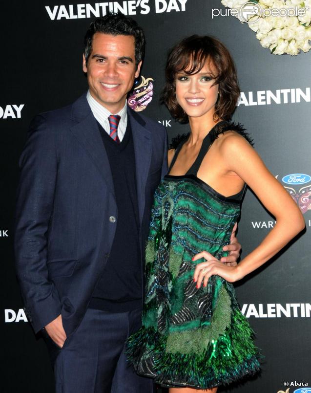 Jessica Alba et Cash Warren à la première de Valentine's Day le 8 février 2010