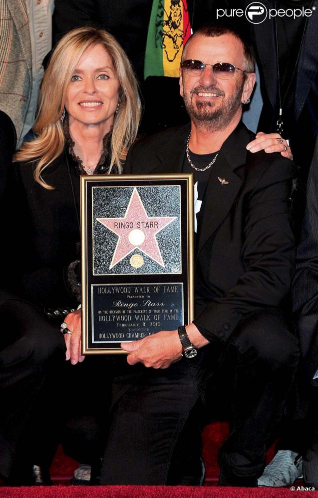 Ringo Starr reçoit son étoile sur le Walk of fame, avec sa femme Barbara Bach, à Los Angeles, le 8 février 2010 !