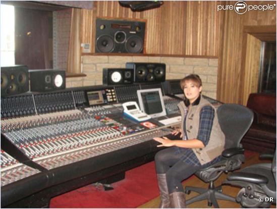 Chimène Badi en studio pour l'enregistrement de son nouvel album !