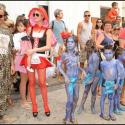 Laeticia Hallyday en Bavaroise, sa petite soeur en lapin, et les adorables Jade et Joy... ont fêté le Carnaval !