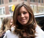 Jessica Biel à New York se rendant au défilé Oscar De LaRenta, le 17 février 2010