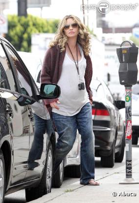 Rebecca Gayheart à West Hollywood, le 26 février 2010