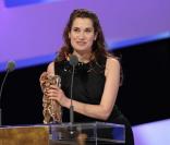 Emmanuelle Devos, prix du second rôle féminin, lors de la 35e cérémonie des César le 27 février 2010