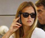 Bar Refaeli à l'aéroport de Los Angeles, le 28 février 2010
