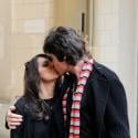 Quand Ronn Moss, d'Amour, Gloire et Beauté... embrasse passionnément son épouse en pleine rue !