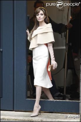 Angelina Jolie sur le tournage de The Tourist, à Paris. Février 2010 