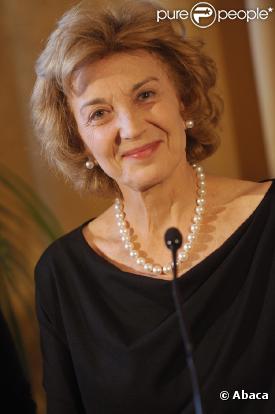Marisa Paredes reçoit la médaille de Vermeil dans les salons de l'Hôtel de Ville à Paris le 9 mars 2010