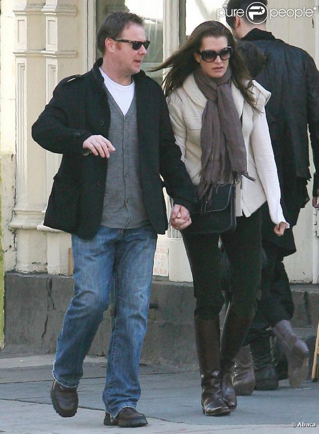 Brooke Shields et son mari Chris Henchy, confrontée à l'Alzheimer de sa mère