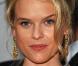 La magnifique Alice Eve, bientôt à l'affiche de Trop belle.