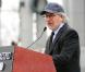 Steven Spielberg, à l'occasion de la cérémonie commémorative en mémoire aux soldats du Pacifique qui ont combattu pendant la Seconde Guerre Mondiale, à Washington, le 11 mars 2010.