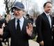 Steven Spielberg et Tom Hanks, à l'occasion de la cérémonie commémorative en mémoire aux soldats du Pacifique qui ont combattu pendant la Seconde Guerre Mondiale, à Washington, le 11 mars 2010.