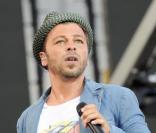 Christophe Maé, l'un des Enfoirés de cette édition 2010, serait myope, à en croire Amel Bent.  