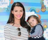 Ali Landry et sa fille Estela lors de l'événement caritatif Make A Wish à Santa Monica le 14 mars 2010