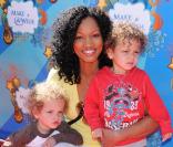 Garcelle Beauvais-Nilon et ses jumeaux lors de l'événement caritatif Make A Wish à Santa Monica le 14 mars 2010