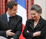 Nicolas Sarkozy : Sous pression, le président fait la girouette... mais n'oublie pas son amie Simone Veil ! Sans rancune !