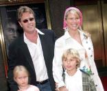 Christie Brinkley, Peter Cook et leurs deux enfants, en 2004. Aujourd'hui, Jack Paris a 14 ans et Sailor a 11 ans.