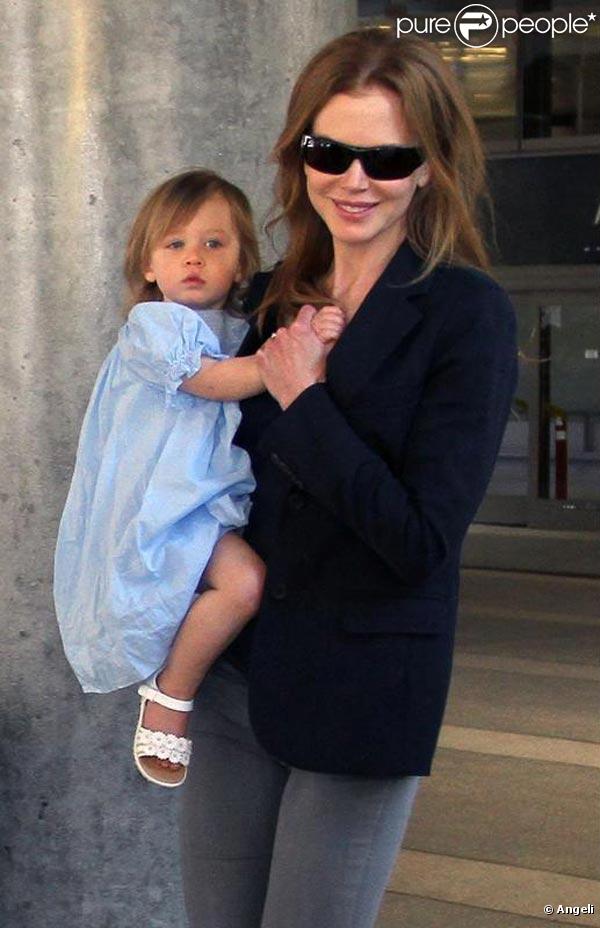 Nicole Kidman, Keith Urban et la petite Sunday Rose, à l'aéroport de Los Angeles, le 15 mars 2010.