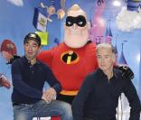 L'humoriste Franck Dubosc et le comédien Bruno Solo sont comme des poissons dans l'eau à Disneyland Paris ! 