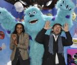 Avec Karine Silla, son épouse et mère de ses trois enfants (Iman, 10 ans, et les jumeaux Pablo et Tess, 7 ans) que Vincent Perez est venu découvrir l'univers féérique du parc d'attractions de Mickey.