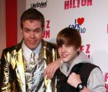 Perez Hilton et Justin Bieber lors de la fête d'anniversaire des 32 ans de Perez Hilton au Paramount Studios à Hollywood le 27 mars 2010 