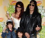 Slash, sa femme Perla et leur deux garçons, le 28 mars 2009 !