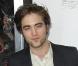 Découvrez l'homme qui va faire trembler Robert Pattinson !