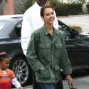 Jessica Alba : En amoureuse, elle retombe en enfance et s'incruste chez les copines de sa fille !