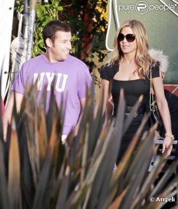 Jennifer Aniston et Adam Sandler sur le tournage de  Just go with it , à Los Angeles, le 14 avril 2010 !