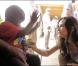 Demi Moore lors d'un voyage humanitaire sur l'île de Haïti le 13 avril 2010