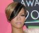 Rihanna : Découvrez ses folles tenues de scène... elle copie tout sur Lady Gaga !