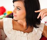 Katy Perry pose pour la campagne ProActiv, dont elle est l'égérie.