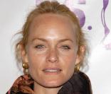 Amber Valletta lors de la soirée d\'ouverture de l\'Antiques Show à Los Angeles le 21 avril 2010