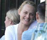 Amber Valletta au naturel dans les rues de New York. Le 4 mai 2010