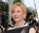 Cate Blanchett, habillée d'une robe Alexander McQueen, présente le film  Robin des Bois pour l'ouverture du festival de Cannes le 12 mai 2010