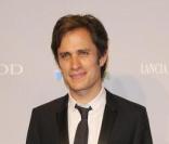 Gael Garcia Bernal lors de la soirée du film d'ouverture Robin des Bois  sur la plage de  l'hôtel Majestic lors du 63e Festival international du film de Cannes le  12 mai 2010