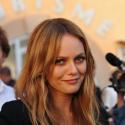 Cannes 2010 - Vanessa Paradis : Devant son Johnny Depp, une invitée surprise chère à son coeur la met à ses pieds !