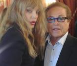 Arielle Dombasle et Orlando à la remise d'insigne de Gilbert Coullier, le 20 mai 2010.
