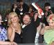 Mathieu Amalric et ses actrices après la cérémonie de clôture du 63e festival de Cannes le 23 mai 2010