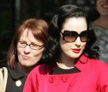 Dita Von Teese et sa mère  