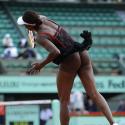 Venus Williams : Très à l'aise avec sa nuisette et ses fesses rebondies à Roland-Garros, redécouvrez dix ans de looks fous !