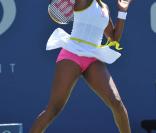 Venus Williams et les années 2000 : 10 ans de looks en courts complètement fous, fashion, bariolés, osés et courts évidemment ! Ici à l'US Open en août 2008. 
