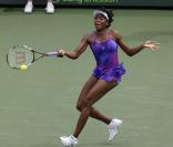 Venus Williams et les années 2000 : 10 ans de looks en courts complètement fous, fashion, bariolés, osés et courts évidemment ! Ici à Key Biscane en mars 2009. 