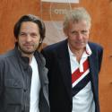 Roland-Garros 2010 - Patrick Poivre d'Arvor et son fils très complices devant une Hélène Ségara version Far West !