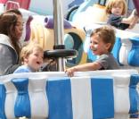 Mardi 1er juin, Britney Spears, entourée de ses deux enfants, Sean Preston et Jayden James, et de son chéri, dans un parc de Los Angeles.